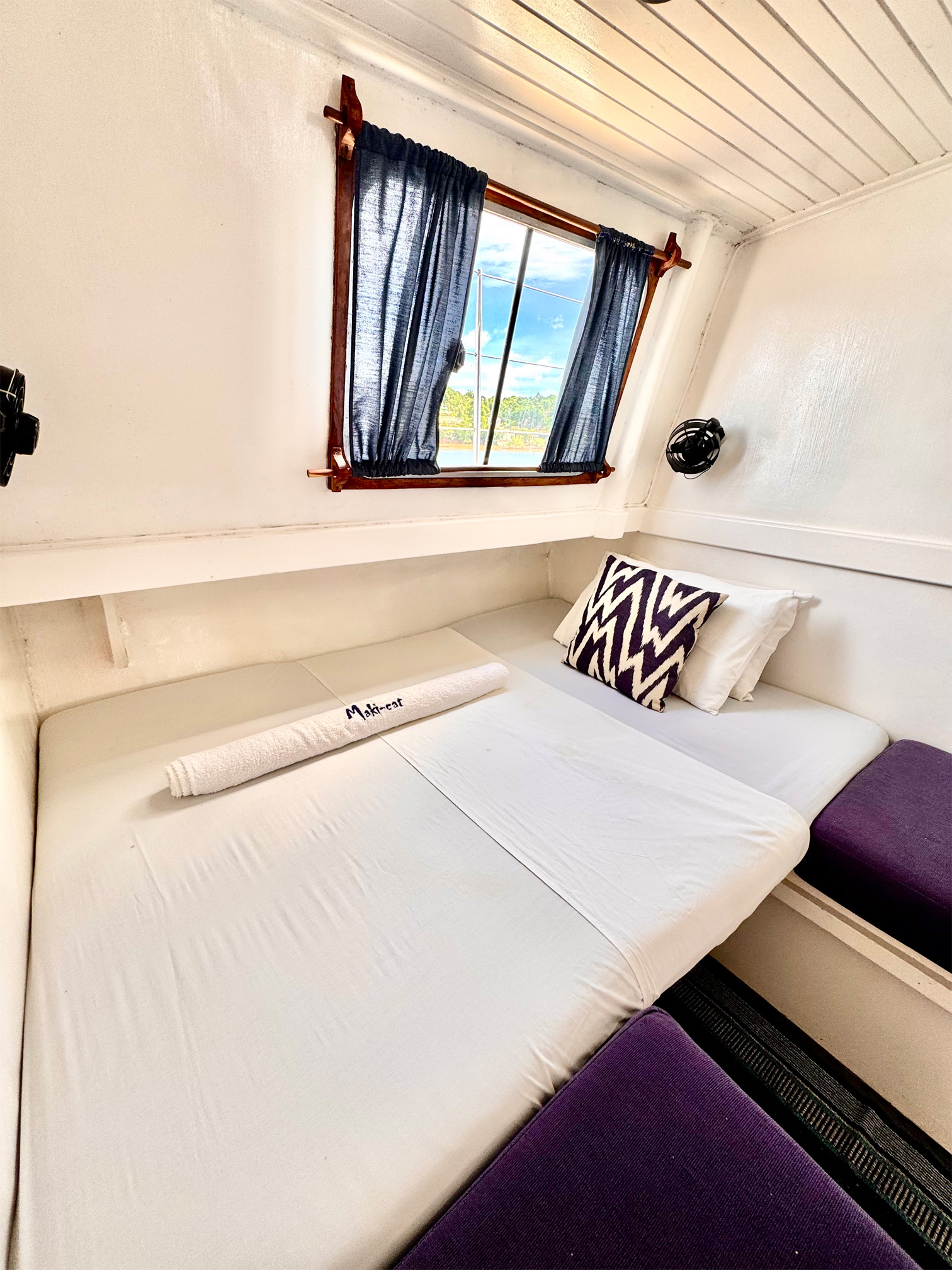 Maki-Cat-Liveaboard-cabin-3