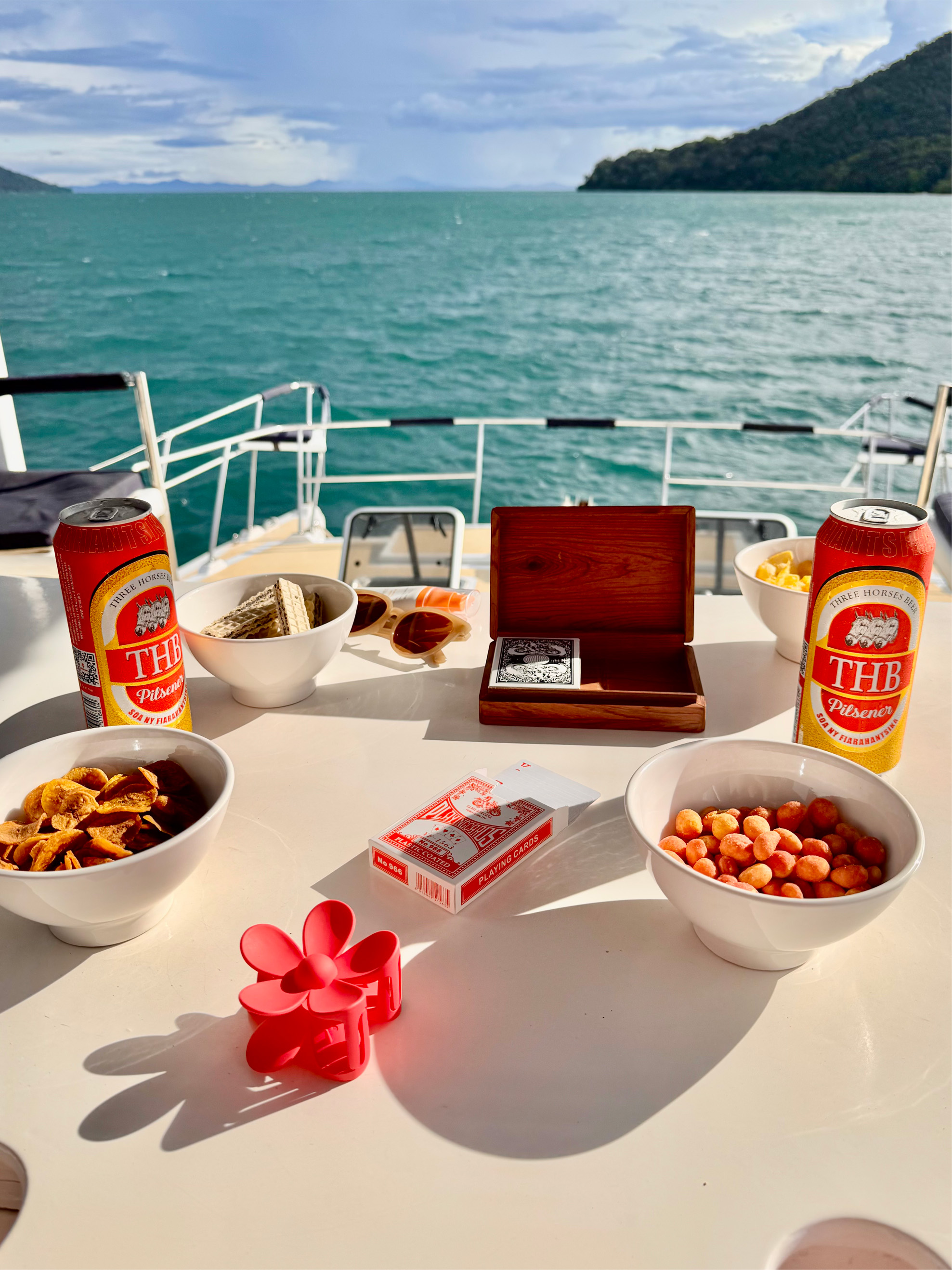 Maki-Cat-Liveaboard-recreation